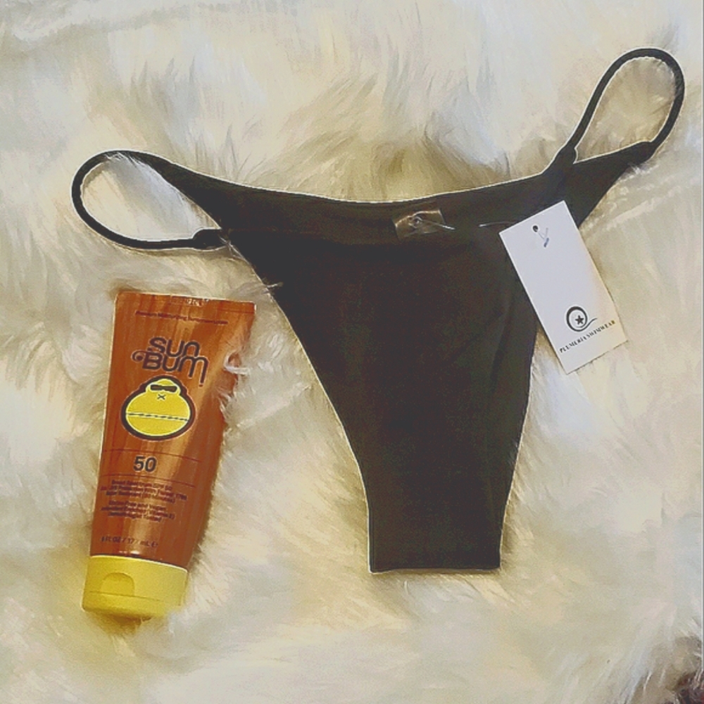 🏝 NWT PLUMERIA BIKINI BOTTOM
